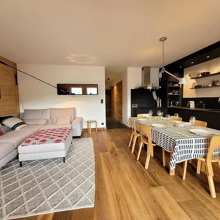 Apartment De Charme Avec Jacuzzi Et Parking, 6 Pers. Aux Gets - Fr-1-598-92